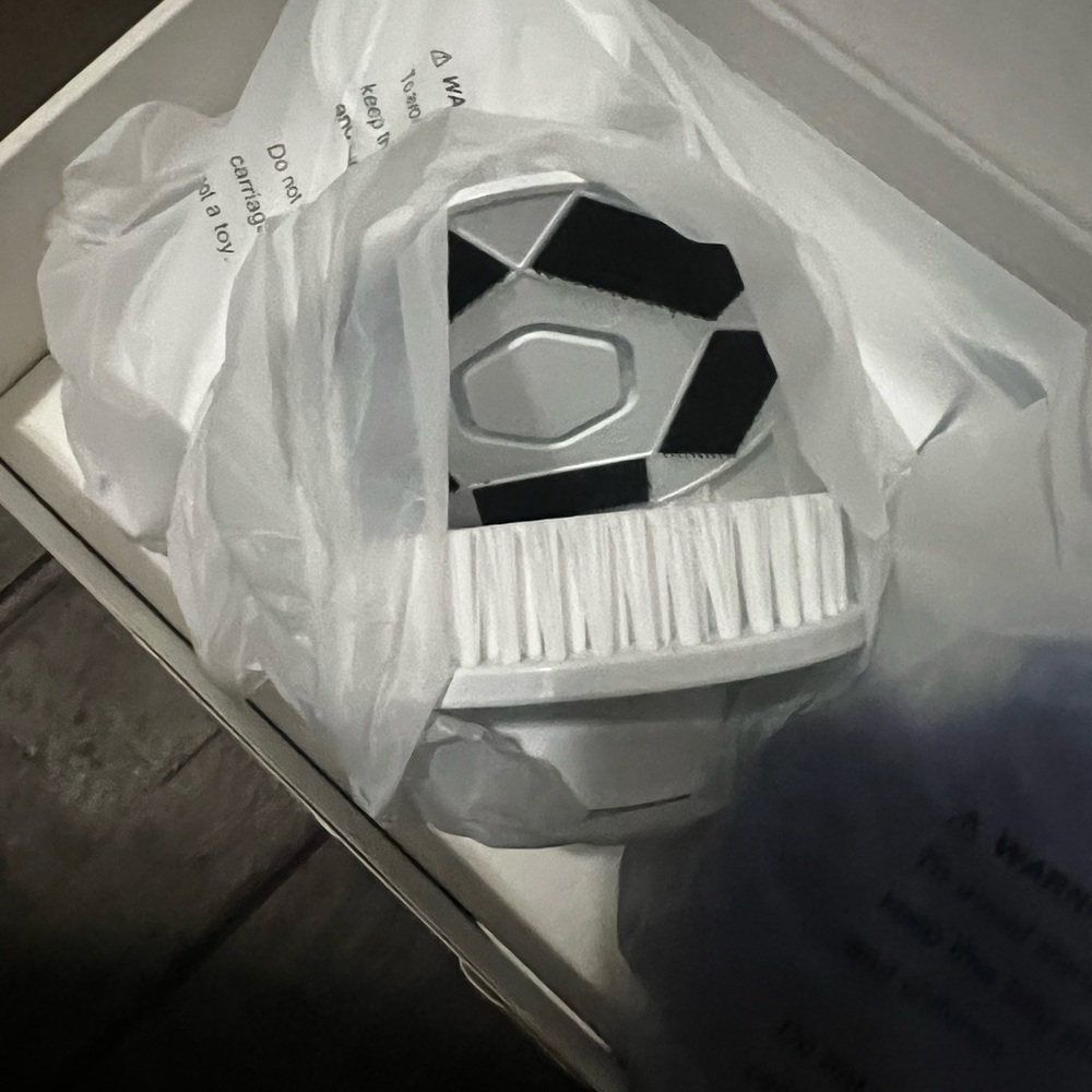 Electric Cleaning Brush in White - Picture 5 of 5